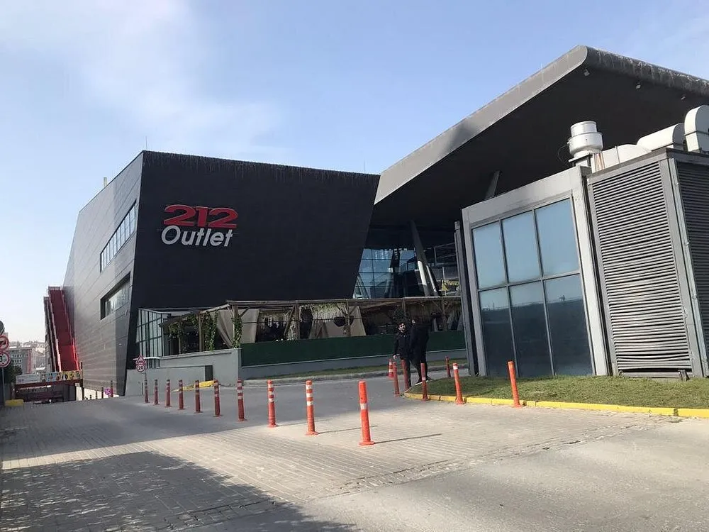 212 Outlet