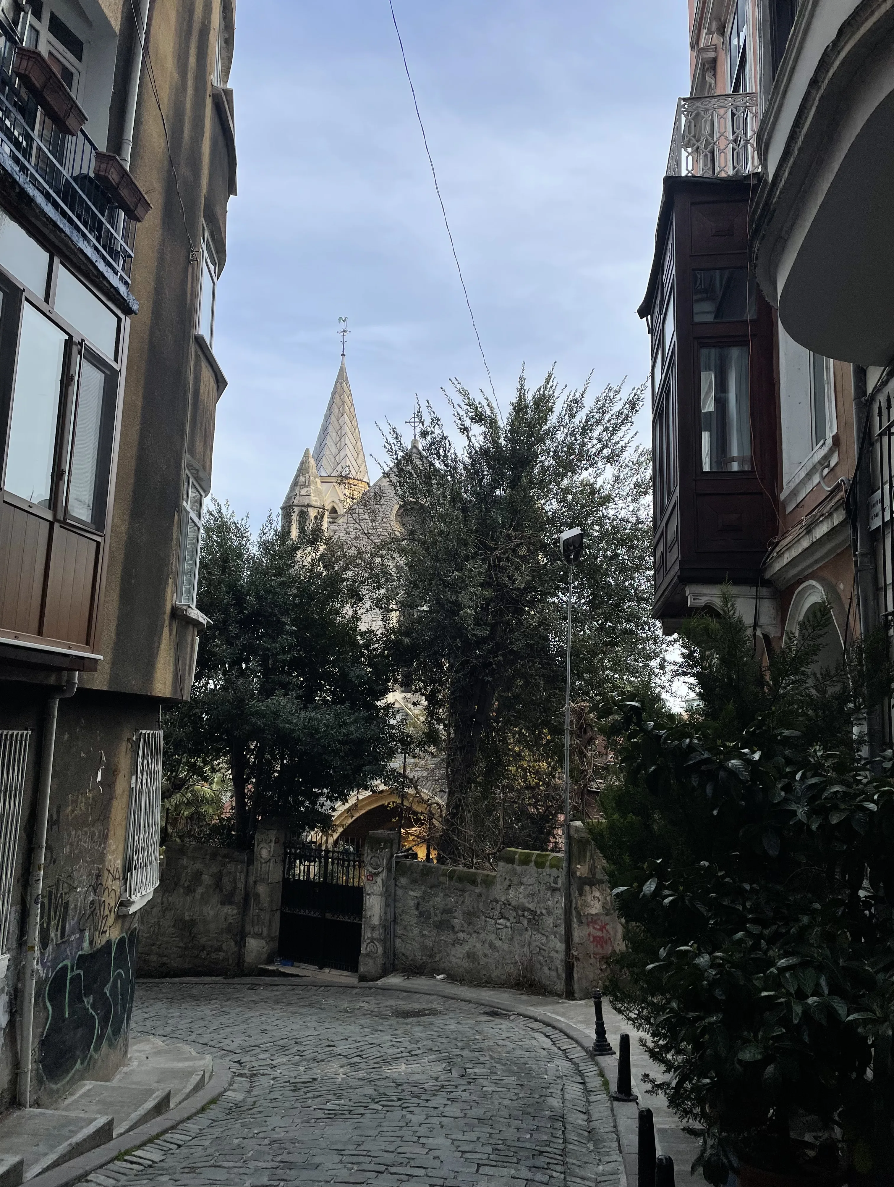 Serdar-ı Ekrem and Galata